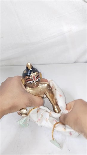 #laddu #radhekrishnalovestory #ytshorts #laddugopalposhak #trending #hindugod