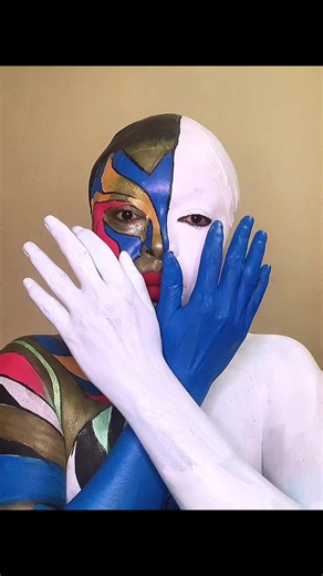 Body painting art💄🖌️. #237🇨🇲 #news #bodypaintingart #makeuptips @Ava Max @evelynayala.makeup