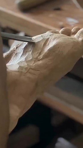 Transforming Wood Into Lifelike Art