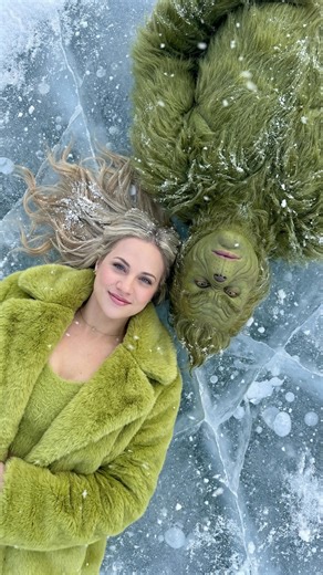 Anna Demis 𝑳𝑼𝑿𝑼𝑹𝒀 𝑾𝒆𝒅𝒅𝒊𝒏𝒈 & 𝑬𝒗𝒆𝒏𝒕 𝑷𝒊𝒂𝒏𝒊𝒔𝒕 NYC on Instagram: "Happy Holidays my Friends! 🎶 O Holy night piano cover #pianocover"