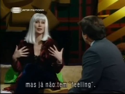 One of the rarest and most truthful interviews Cher has given. ✨ In Portugal, 1995, Cher talks about the importance of looking young in showbiz and her fantastic career in the world of cinema. Also with a beautiful performance of 'Walking in Memphis'. 💜 Show: Herman José's "Parabéns" (1995) | The Cher World