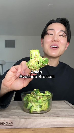 Easiest and healthiest way to finish a full head of broccoli 😮‍💨 #broccoli #fiber #easyrecipe #healthyrecipes Ingredients: - broccoli (1 pound) - avocado (1) - green onion (1) Sauce: - soy sauce (1 tbsp - using @momofuku goods) - rice vinegar (1/2 tbsp - using @Marukan Vinegar) - garlic (1 clove or tsp) - sesame oil (1/2 tbsp) - sesame seeds (1 tbsp)