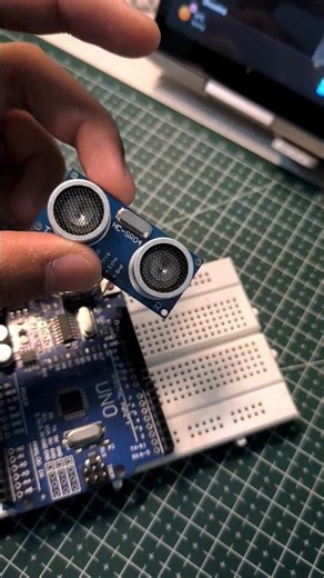 How Ultrasonic Sensor Works (Simple Explanation)