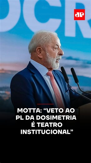 Jovem Pan NEWS on Instagram: "O veto de Lula ao PL da Dosimetria nesta quinta-feira (8) foi o centro do debate do programa Os Pingos Nos Is. Roberto Motta classificou o ato como "teatro institucional" entre os poderes. Segundo ele, processos judiciais repletos de nulidades deveriam ser respondidos com medidas contundentes pelo Congresso, que, em vez de focar em uma anistia, optou por criar projetos de dosimetria em uma tentativa de solução consensual. Para ele, a polêmica reside no fato de que t