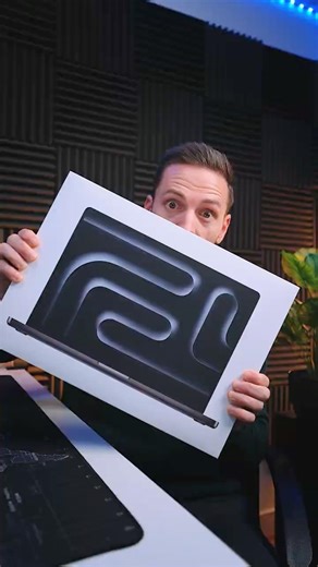 M5 Max MacBook Pro 16 Inch UNBOXING 🖤 #shorts #macbookpro #m5