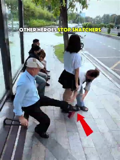 Men Stop Snatchers to Save Strangers ❤️