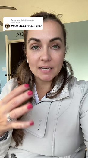 Replying to @childofthevault Does Raynaud’s hurt? #raynauds #raynaudsdisease #raynaudsphenomenon #stayingwarmwithraynauds