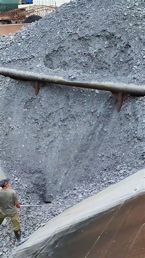 Road Aggregate vs. Building Aggregate: Different Uses, Different Crushers#AggregateProduction #RoadC
