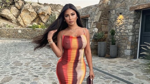 "Un missile" : Maeva Ghennam (Le Cross) célèbre la fin d’année avec une photo (très) dénudée dans un jacuzzi - Télé 2 Semaines