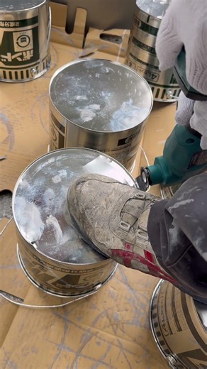 缶切り体験(マルチツール)#シーリング工事 #職人 #現場 #建設業 #caulking