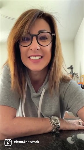 Ciò che mi dà sempre più carica e mi riempie di gratitudine è vedere i Networker del mio programma di affiancamento passare da Zero o da una Fase di Stallo, a raggiungere i loro obiettivi. Poiché, oltre alle trasformazioni economiche, vedo delle persone normali che prendono il controllo della loro vita. D’altronde ogni Networker ha una storia a sé… Fatta sia di gioie, che di momenti difficili. Una donna o un uomo che ha deciso di migliorare non solo la sua vita, ma anche quella delle persone a l