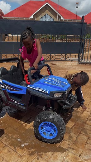 Fun Car Wash Day with Kids and Electric Cars