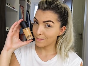 Testa e Fala: Pro Longwear SPF10 Foundation