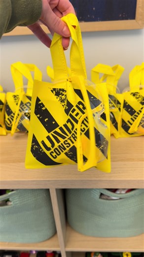 No party is complete without favors! What is your favorite type of favor?? #constructionparty #2anddiggingit #partyfavors #boymom #toddlermom