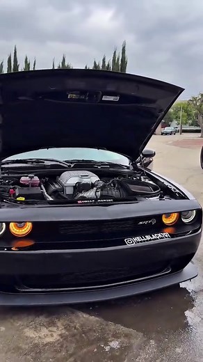 Dodge Challenger Hellcat V8 Hemi Sound Experience