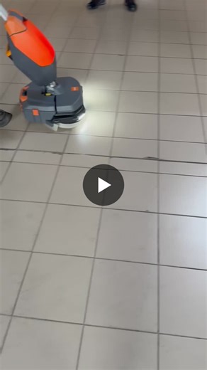 🆕 Démonstration de la nouvelle autolaveuse TASKI Ultimaxx 360 au sein d’une collectivité. Objectif : montrer concrètement comment gagner du temps, réduire la pénibilité et améliorer la qualité de… | Lorenzo Martino