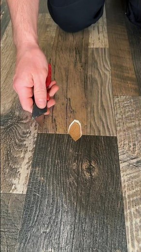How To Repair a Damaged Vinyl Floor Plank ⚒️😯