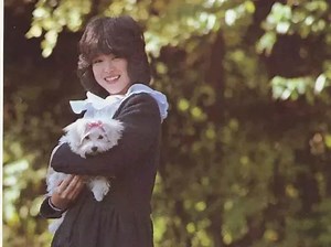 80年代の日本のセーラー服の制服を展示します^ - ^