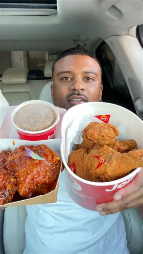 Jollibee Mukbang 🍗! #mukbang #foodie #foodies #reel #jollibee #chicken #mukbangasmr #foodasmr #eatingfortheinsta #mukbangshow #friedchicken #fastfood #foodhacks | Shawn Eatz