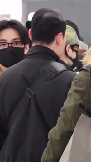 Lucky Girl Receives Special Handshake from Taehyung