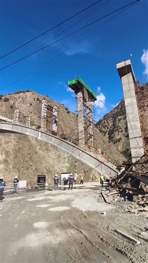 Barseen Bridge Under Construction at Dasu Dam Hydropower Project #Barseen #Dasu #DasuDam #DasuHydropower #Pakistan #Kohistan 🇵🇰 | Developing Pakistan