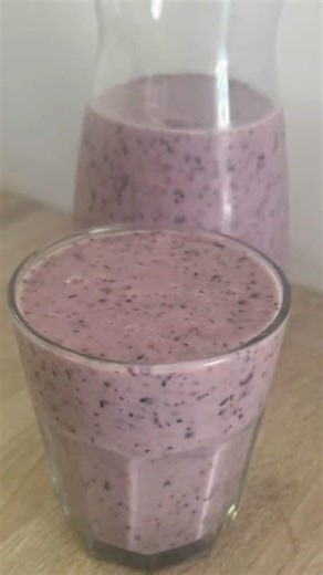 Smoothie fruits rouges, gingembre, banane 🤤😋￼