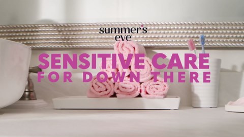 Summer's Eve Simply Sensitive All-Over Daily Feminine Wash, Gentle pH-Balanced Body Wash for Women, Removes Vaginal Odor, 15 Fl Oz