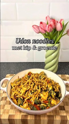 Snelle udon noodles met kip (15 min) 🍜
