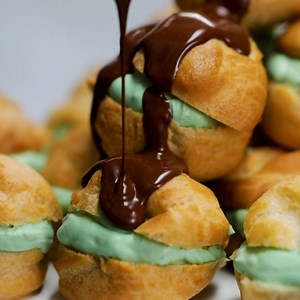 58K views · 4.8K reactions | They're mini. So you can eat 10. Science, innit? Get the recipe  https://bit.ly/2LcTOAp | Tastemade UK | Facebook