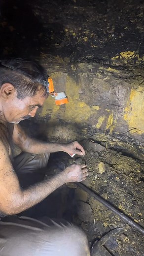 84K views · 1.2K reactions | Blasting in coal mines full video on youtube link in bio.#coal #blackdiamond #mining #viral #coalmining #gold #goldmine #viralreel #diamond #foryou | Tolibianfb | Facebook