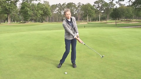 Reverse overlap putting grip explained