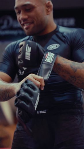Fast. Lethal. Precise. The Engage 4oz glove. Built for killers. 🐍 #mma #ufc #training #mmatraining #combat #fight #onechampionship | Engage