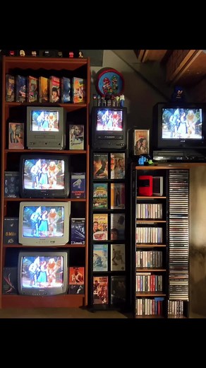The Wizard of Oz on VHS and CRTs #vhs #crt #wizardofoz