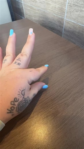 Not so good with transitions 😂 #fyp #weareonefam #postivitiyvibesonly #nails #recoveryispossible