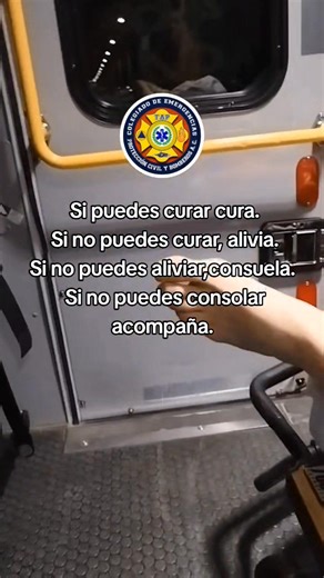 La frase: "Si puedes curar, cura; si no puedes curar, alivia; si no puedes aliviar, consuela; y si no puedes consolar, acompaña" es una máxima de cuidado atribuida a Virginia Henderson, una figura influyente en la enfermería.💉🩺🩺❤️✨ Esta cita resume la esencia de la atención humana y la vocación de servicio, priorizando la cura cuando es posible, el alivio del sufrimiento cuando no, y la compañía y el consuelo en los momentos más difíciles, enfatizando la presencia y el compromiso con el pacie