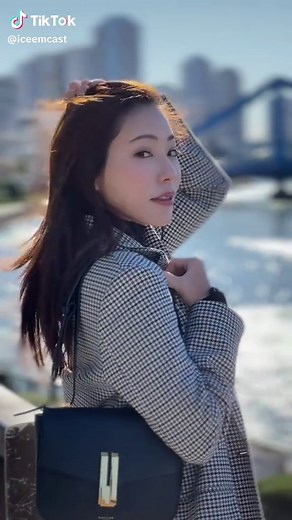 星野奏が語る人気の服装スタイル
