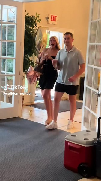 Colleen Neitzel (@colleen_neitzel)’s videos with chest pain by malcolm todd - Sir Malcolm Tott | Fan Account