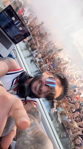DJ Pauly D on Instagram: "POV Of A DJ Pauly D Pool Partyy In Vegas 🏖️👙🩳☀️🥂🍾"