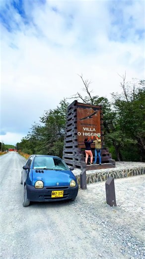 Este es el capítulo final de toda esta aventura por la mítica Carretera Austral 🛣🚗📸 Villa O'higgins es mucho más que el letrero final, date la oportunidad de conocer esta ciudad y explorar los diferentes lugares que ofrece🍃🥰 En el próximo video te dejaremos el presupuesto completo de toda esta aventura 🇨🇱🙂 #villaohiggins #patagoniachilena #carreteraaustral #viajesporelmundo #twingo