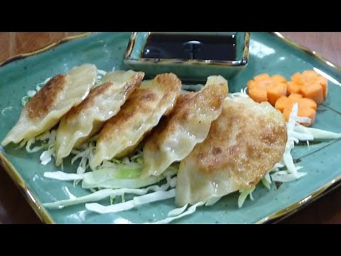 How to Make Potstickers - Easy Recipe (如何料理鍋貼）