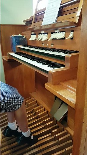 10 year old Amy plays a pedal solo on the organ - after only 2 lessons!