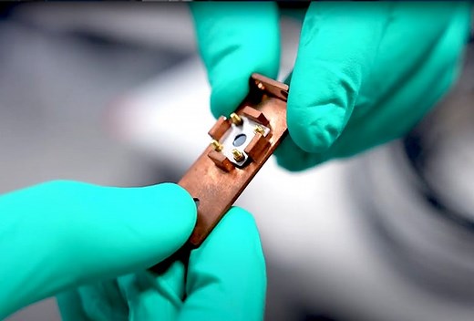 Rice scientists uncover quantum surprise: Matter mediates ultrastrong coupling between light particles