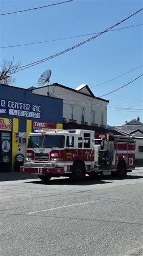 Kearny, NJ Fire Dept Engine 3 Responding to Reported Smoke Condition (4/9/26)