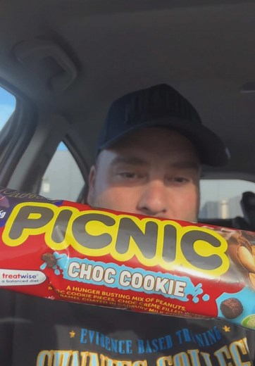 Cadbury Picnic Choc Cookie Taste Test and Review