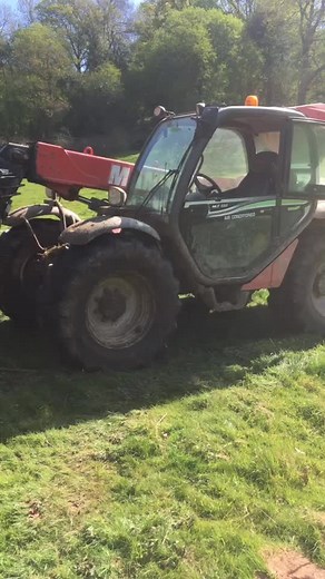 How do you light a fire without matches or a lighter and just a chainsaw? #farming #redneck #redneckerthanyou #fire #bonfire #chainsaw #sthl #fyp
