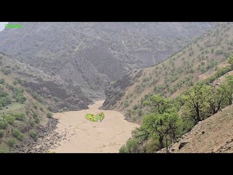 Island Flooded by Storm | Nomad Family Fishing in a Wild River 🌊⚠️⛈️