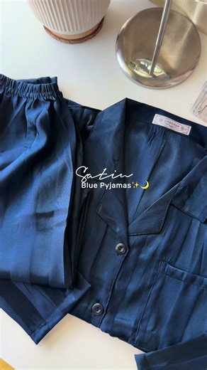 Elegant Satin Blue Pyjamas for a Chic Night's Sleep