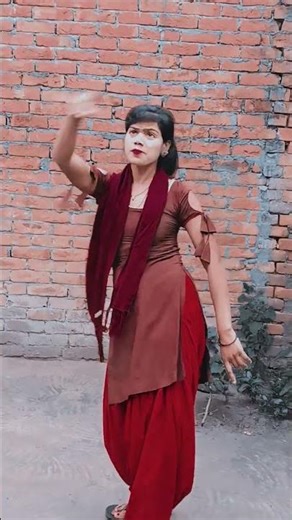 इन लम्हों में दर्द है इस मौसम में प्यास है पहले पहले प्यार का यह कैसा एहसास है #bollywood