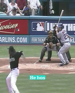 Happy 42nd birthday to Dontrelle Willis and his iconic leg kick! | MLB