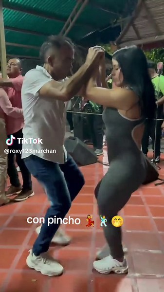Cómo se Baila Salsa: Roxy y Coco Batalla